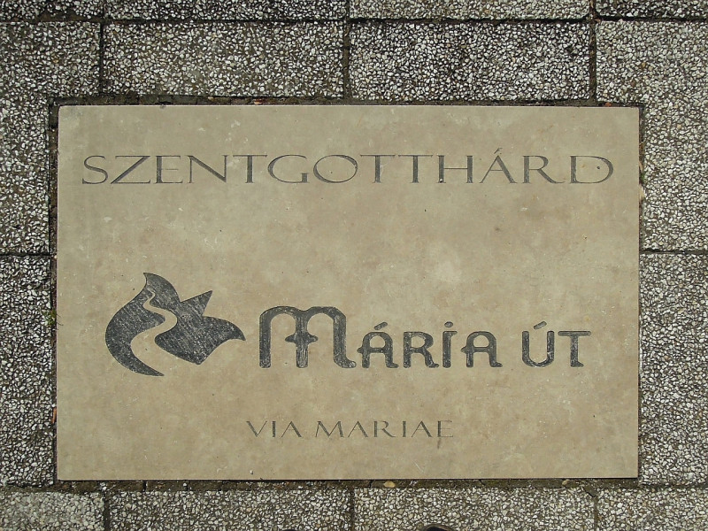 maria-ut-emlektabla-02