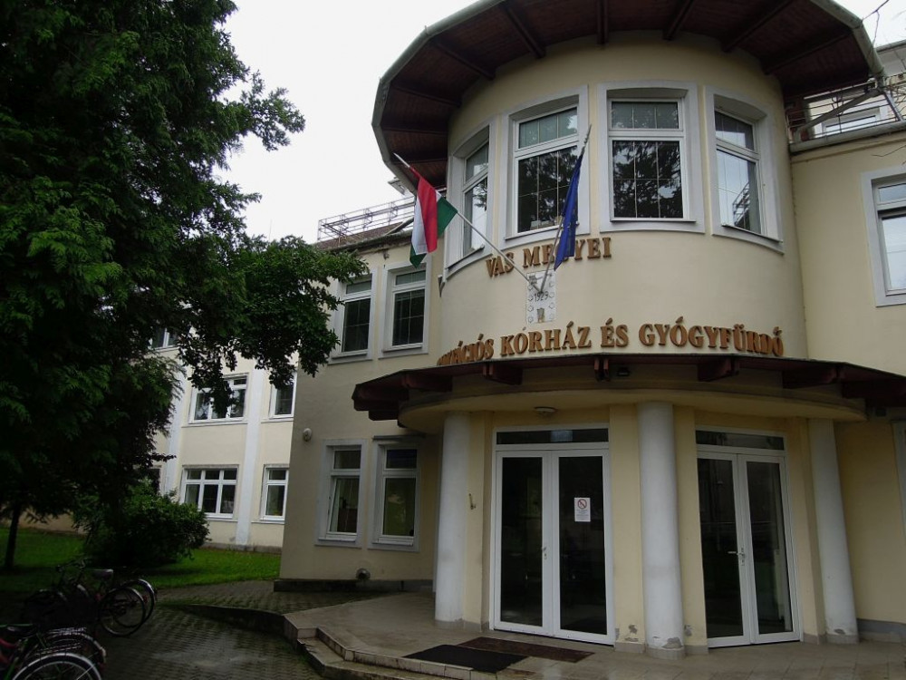 elso-magyar-oragyar-01